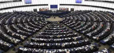 Parlamentoya Ewropayê li dijî Komîsyona Ewropayê gilî tomar kir