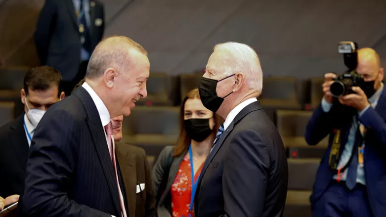 Berpirsekî Amerîkî: Biden dê Erdogan ji reftarên neberpirsyar hişyar bike