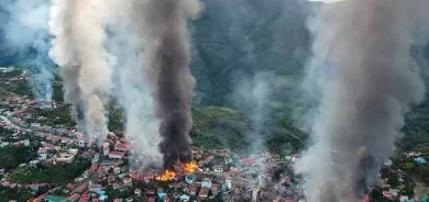 حکومەتی سەربازیی میانمار، هێزەکانی بەرگریی گەلی تۆمەتبار کردووە کە ئاگریان لە شاری تانتلانگ بەرداوە