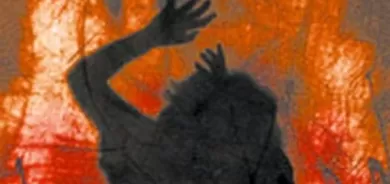 Rojhilat – Li gundekî Makû zilamekî hevjîna xwe ya ducanî şewitand!