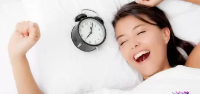 ئایا تەنیا بە ئەلارمی كاتژمێر لە خەو هەڵدەستیت؟