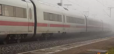 لە ئەڵمانیا هێرشبەرێك بە چەقۆ چەند سەرنشینی شەمەندەفەرێك بریندار دەكات