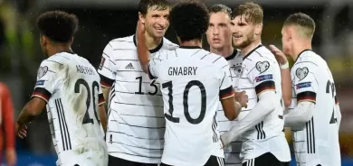 كورونا يقتحم عرين 