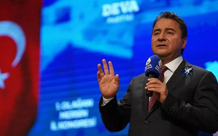 علي باباجان: القضية الكوردية في تركيا لن تحل بإنكار وجودها