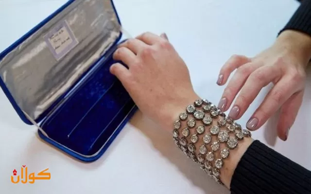 دەستبەندەكانی ئەڵماسی ماری ئانتوانت بە 8 ملیۆن دۆلار فرۆشرا