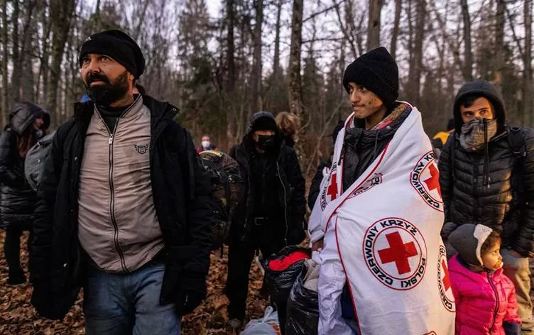 موسكو تنفي مساعدتها المهاجرين على الوصول إلى الحدود بين بيلاروس وبولندا