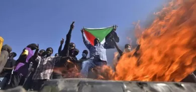 رصاص وغاز مسيل للدموع بالسودان.. وواشنطن تأسف على ما يحدث