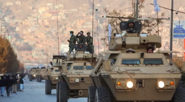 Kabul- Talîbanê bi çekên Amerîkayê meşeke serbazî li dar xist