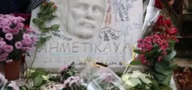 Êrîşî ser gora Ehmed Qaya hate kirin