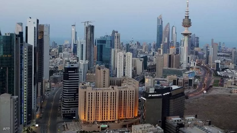 الكويت.. النيابة تأمر بحبس 18 بقضية تمويل 