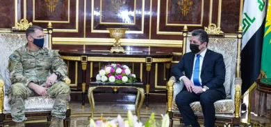 مەسرور بارزانی  سـەرۆکی حکومەتی هەرێمی کوردستان پێشوازی لە فەرماندەی گشتیی هێزەکانی هاوپەیمانان لە عێراق و سوریا دەکات