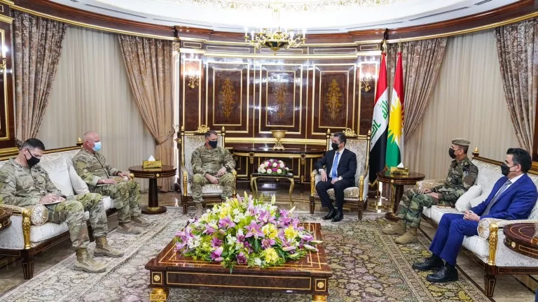 Serokwezîr   li    gel   Fermandarê   hêzên   hevpeymanan  civiya