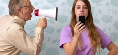 ما أهم الأزمات التي يعيشها المراهقون وكيف يتعامل معها الآباء؟