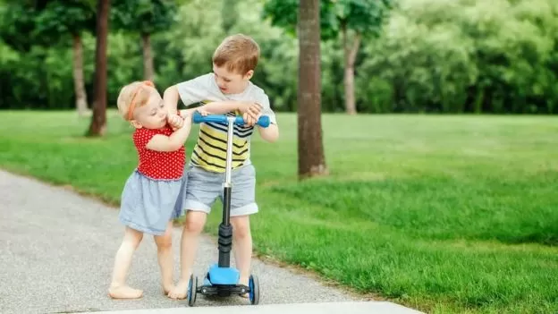 هل يمكن للمشاحنات والصراعات بين الأشقاء أن تنتهي؟