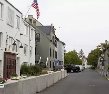 دۆزینەوەی بۆمبێكی  دەستی لە نزیک شوێنی نیشتەجێبوونی باڵیۆزی ئەمریکا لە ئایسلەند  