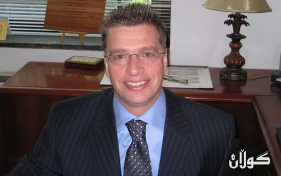 یانیس ستیڤاچتیس  بەڕێوەبەری پڕۆگرامی دیراساتی نێودەوڵەتی لە زانكۆی تەقەنی ڤێرجینیا بۆ گوڵان:     ئەمریكا كەمتر بایەخ بە ڕۆژهەڵاتی ناوەڕاست دەدات