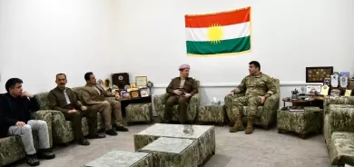 Mesrûr Barzanî serdana sengerên Pêşmerge li Mexmûrê dike