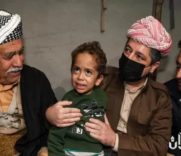 سەرۆکی حکومەتی هەرێمی کوردستان سەنگەرەکانی پێشەوەی بەرگری هێزی پێشمەرگە لە میحوەری مەخموور بەسەر دەکاتەوە