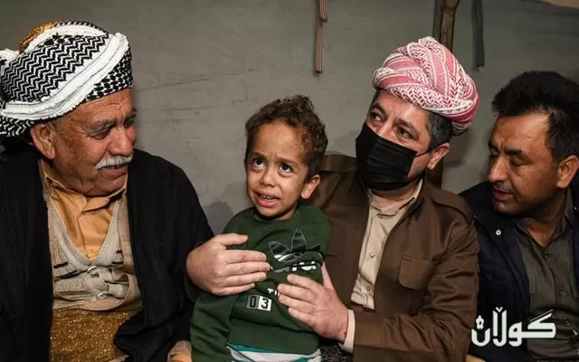 سەرۆکی حکومەتی هەرێمی کوردستان سەنگەرەکانی پێشەوەی بەرگری هێزی پێشمەرگە لە میحوەری مەخموور بەسەر دەکاتەوە