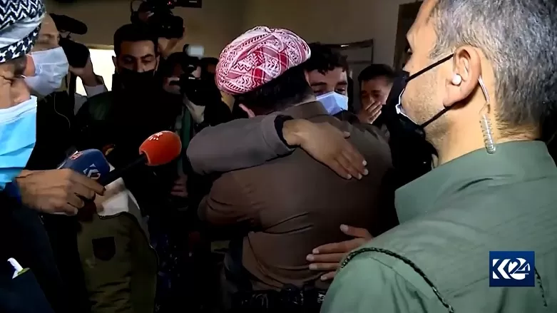 Mesrûr Barzanî serdana mala şêrejina sê kurên wê şehîd bûne kir