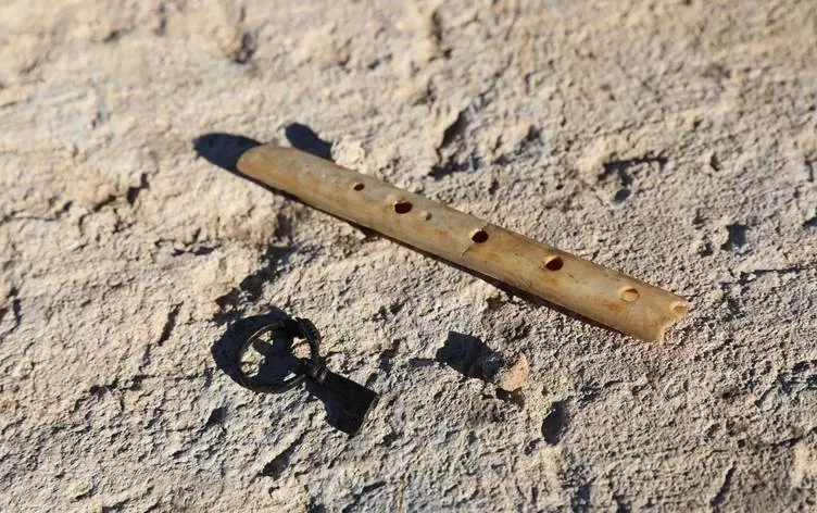 Li Amedê bilûrek û gûstîleke 1600 salî hatin dîtin