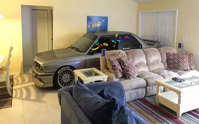 ئوتۆمبێل لە ژووری نووستن