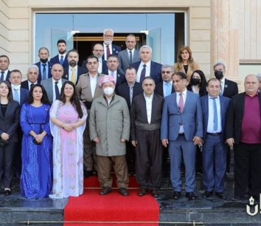 سەرۆک بارزانی پێشوازی لە دەستەی ھەڵبژێردراوی کۆنفدراسیۆنی ڕەوەندی کورد و فیدراسیۆنەکانی ئەندام دەکات