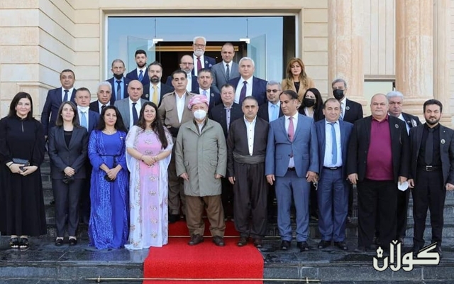 سەرۆک بارزانی پێشوازی لە دەستەی ھەڵبژێردراوی کۆنفدراسیۆنی ڕەوەندی کورد و فیدراسیۆنەکانی ئەندام دەکات