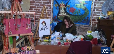 Ciwanên Kurd Li nav sûrên dîrokî yên Diyarbekirê hunerên ciyewaz dihûnînin