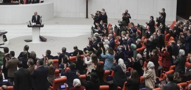 Li parlamentoya Tirkiyê şer û alozî