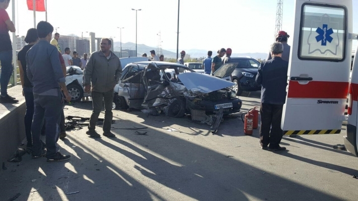 Rojhilat – Li Selmasê 6 kes di rûdana tirafîkê de mirin