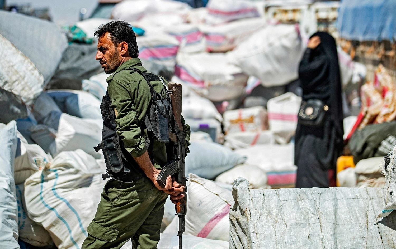 Rêveberiya Xweser derbarê Kampa Holê de hişyarî da