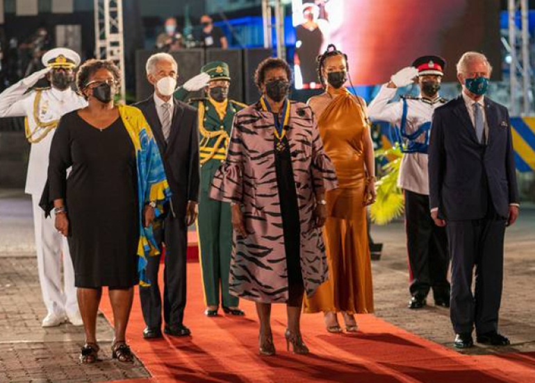 ریهانا دەبێتە پاڵەوانی نەتەوەیی نوێترین وڵات