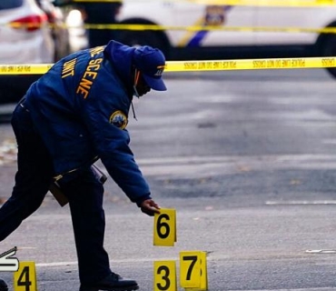 لە مەراسیمێکدا لە تەکساس، كەسێك  کوژرا و 13 کەسیش  برینداربوون