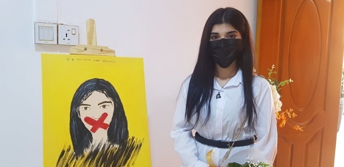 Keça êzîdî ya ji destê DAIŞê rizgar bûye bi hunerê êşên xwe tîne ziman