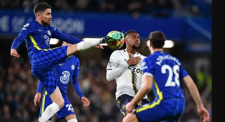 تشلسي ينتكس مجددا في سباق المنافسة على الدوري الإنجليزي