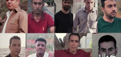 بنەماڵەکانی پەنابەرانی کوردی ئێران لەبەردەم باڵوێزخانەی تورکیا لە تاران مان دەگرن