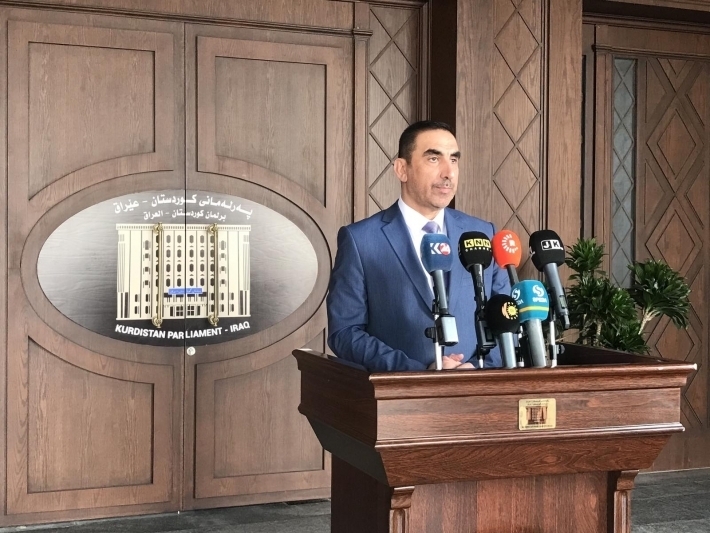 Endamekî parlementoya Kurdistanê: diravekî zêde li banka Silêmaniyê de heye û venagere xezîneya giştî