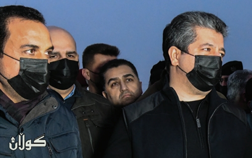  سەرۆكی حكومەت  قات و قەرەویتەی گۆڕی بۆ جزمە و بارانگیر (مطری)