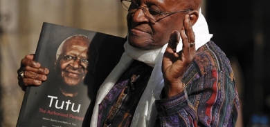 South African icon Archbishop Desmond Tutu dies at 90