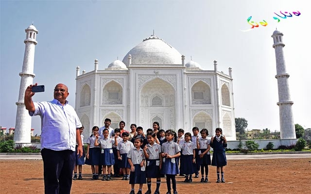 تاج محەل بۆ هاوسەرەكەی دروست دەكات