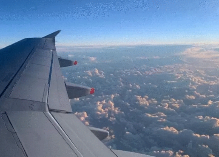 ئێران سنوورەكانی بە ڕووی گەشتیاران داخست