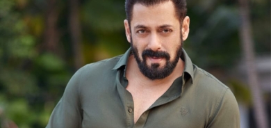 مار بە (سەلمان خان)ەوە دەدات