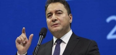 Babacan sersaxî li HDPê kir
