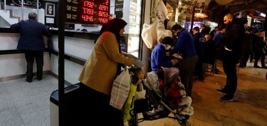 Turkey's lira dips 2%; cenbank says it will monitor forex risks