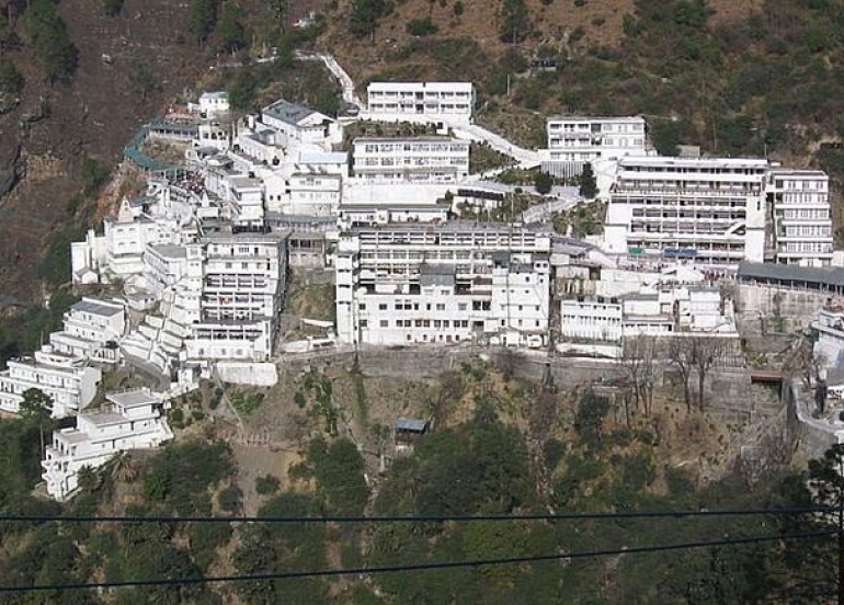 لە مەراسمی دووعای ساڵی نوێ لە هندستان ژمارەیەک کوژراو و برینداری لێ كەوتەوە