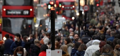 بريطانيا: علينا التعايش مع كورونا وفرض القيود 