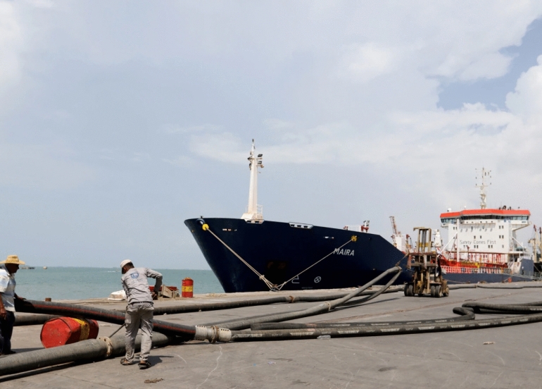 ئەو کەشتییەی لەلایەن حووسییەکانەوە ڕفێنرا لە ئاوی یەمەندا بینراوە