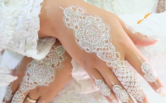 خەنە و نەخشی سپی بۆ ڕازاندنەوەی دەست و مەچەك