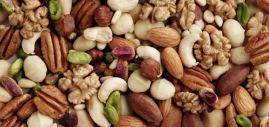 لمكافحة التجاعيد.. تناولوا هذه المكسرات